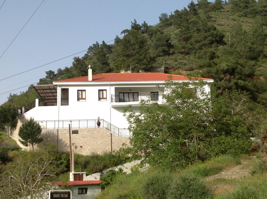 Ta Spitakia Tis Theodosias Apartment Калопанайотис Екстериор снимка