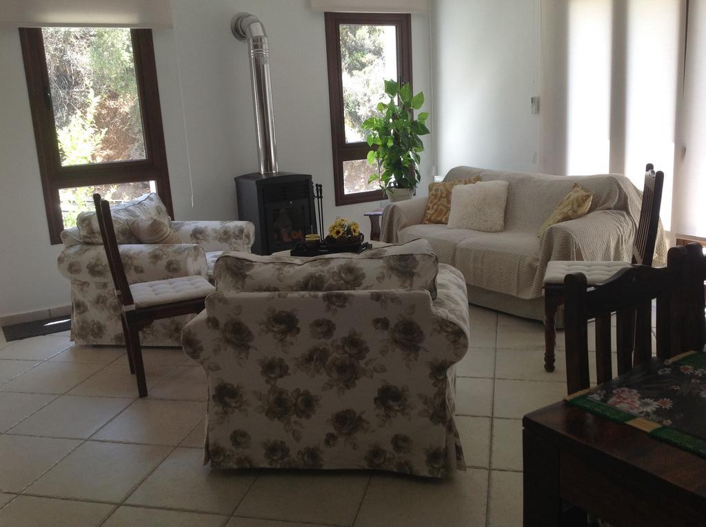 Ta Spitakia Tis Theodosias Apartment Калопанайотис Екстериор снимка